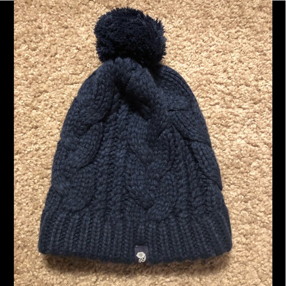 Mountain Hardwear Accessories - NWOT Navy Mountain Hardwear Hat